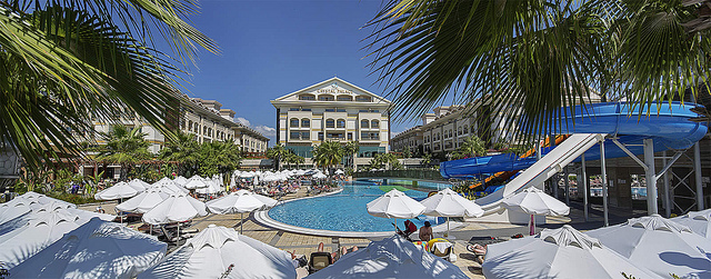CRYSTAL PALACE LUXURY RESORT & SPA