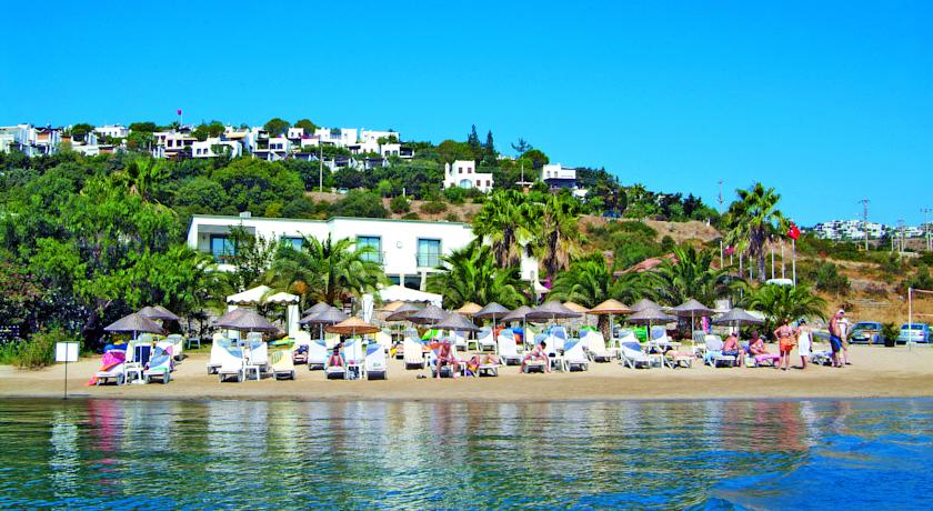 3S BEACH CLUB