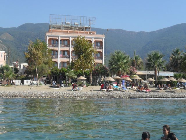 HOTEL HOLIDAY