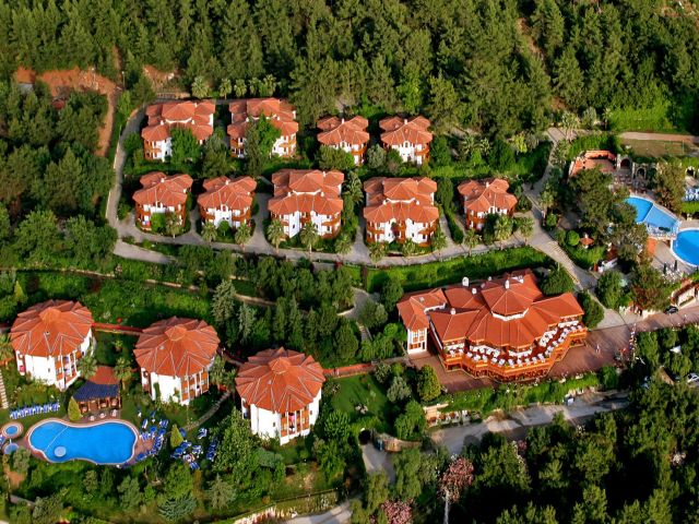 MONTANA PINE RESORT HOTEL & SPA